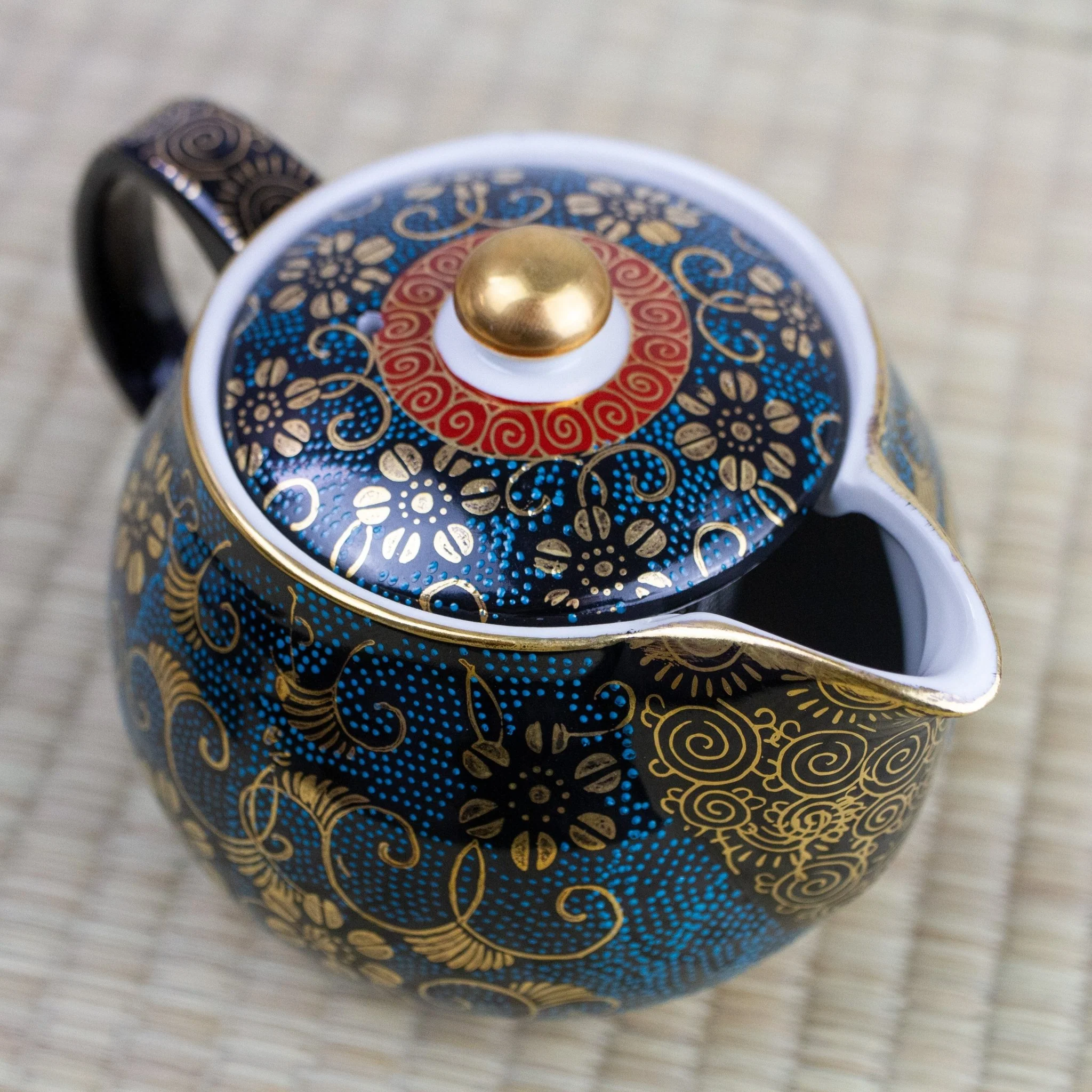 Aochibu Gold-Leaf Kutani Japanese Teapot (360ml) - Image 3