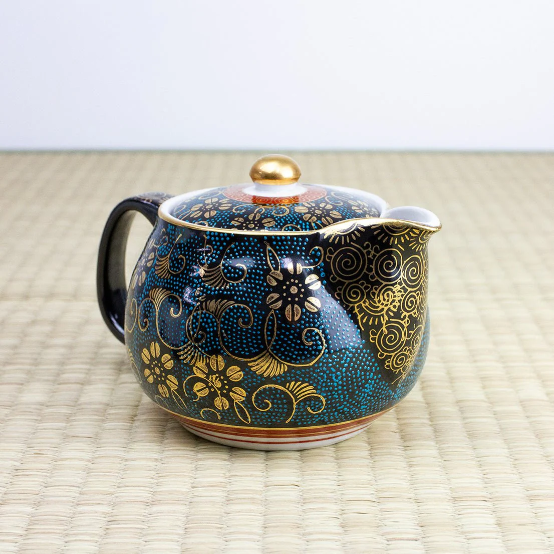 Aochibu Gold-Leaf Kutani Japanese Teapot (360ml) - Image 4