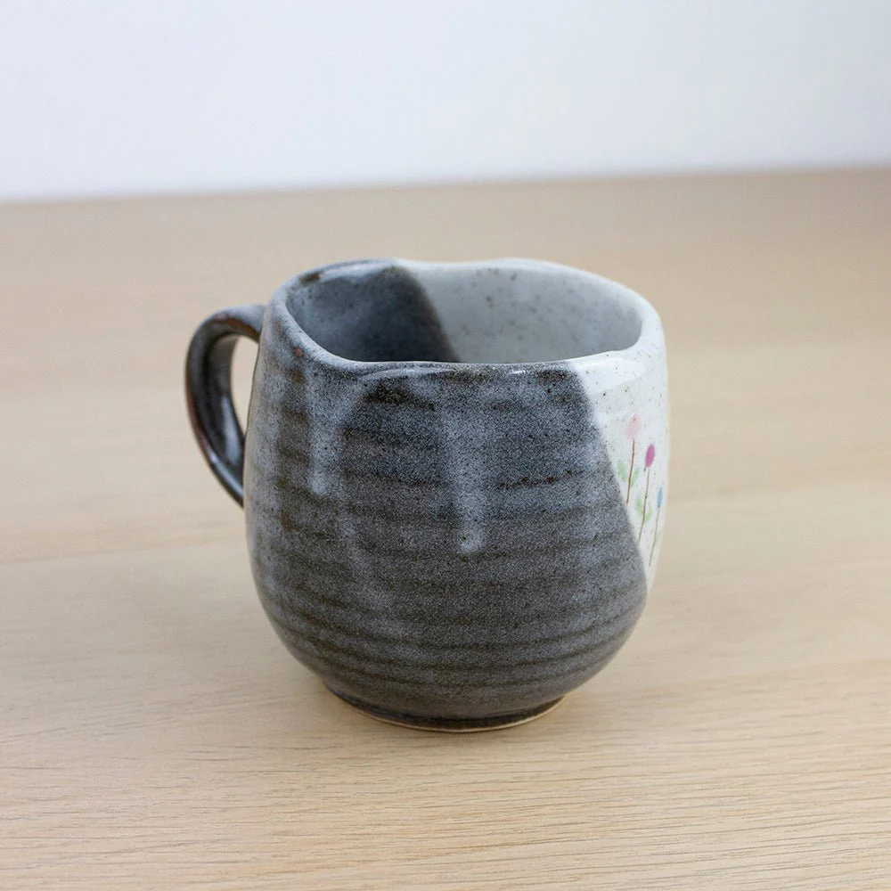 Atelier Yu Cats In Sunny Spot Kutani Mug (230ml) - Image 3