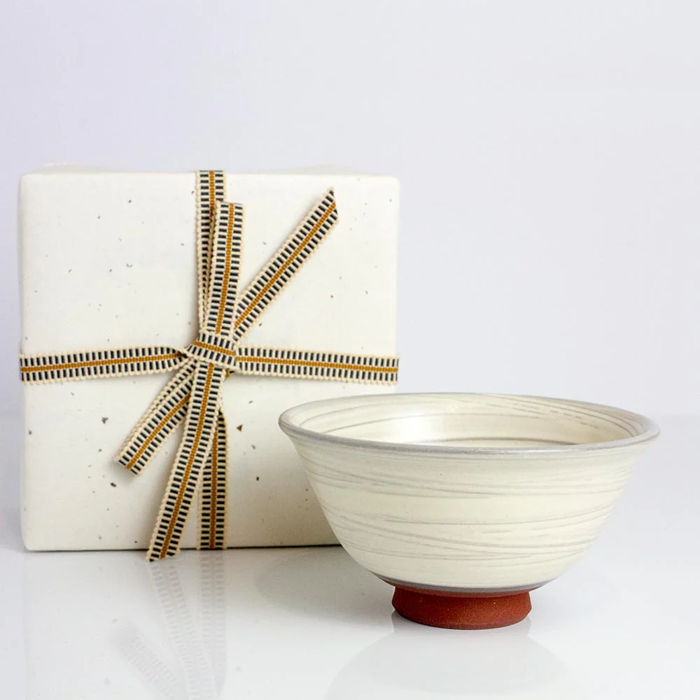 TOMOBAKO Swirling Brush Chawan - Image 4